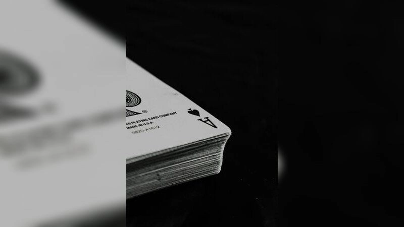 1. Tìm hiểu về Bluff trong poker là gì?