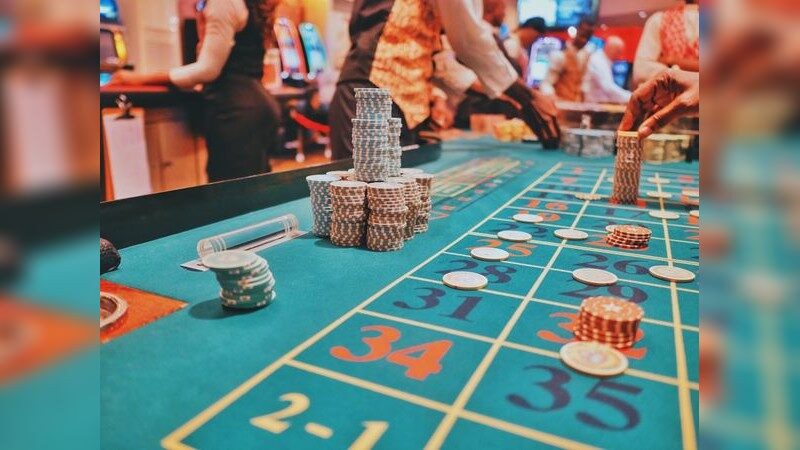Chiến lược và mẹo khi Chơi Blackjack trực tuyến và những mẹo thắng lớn